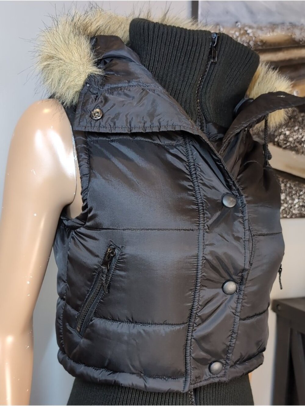 Costa Blanca Black Cropped Puffer Vest Faux Fur Hood Ribbed Knit Size Medium - Picture 3 of 14
